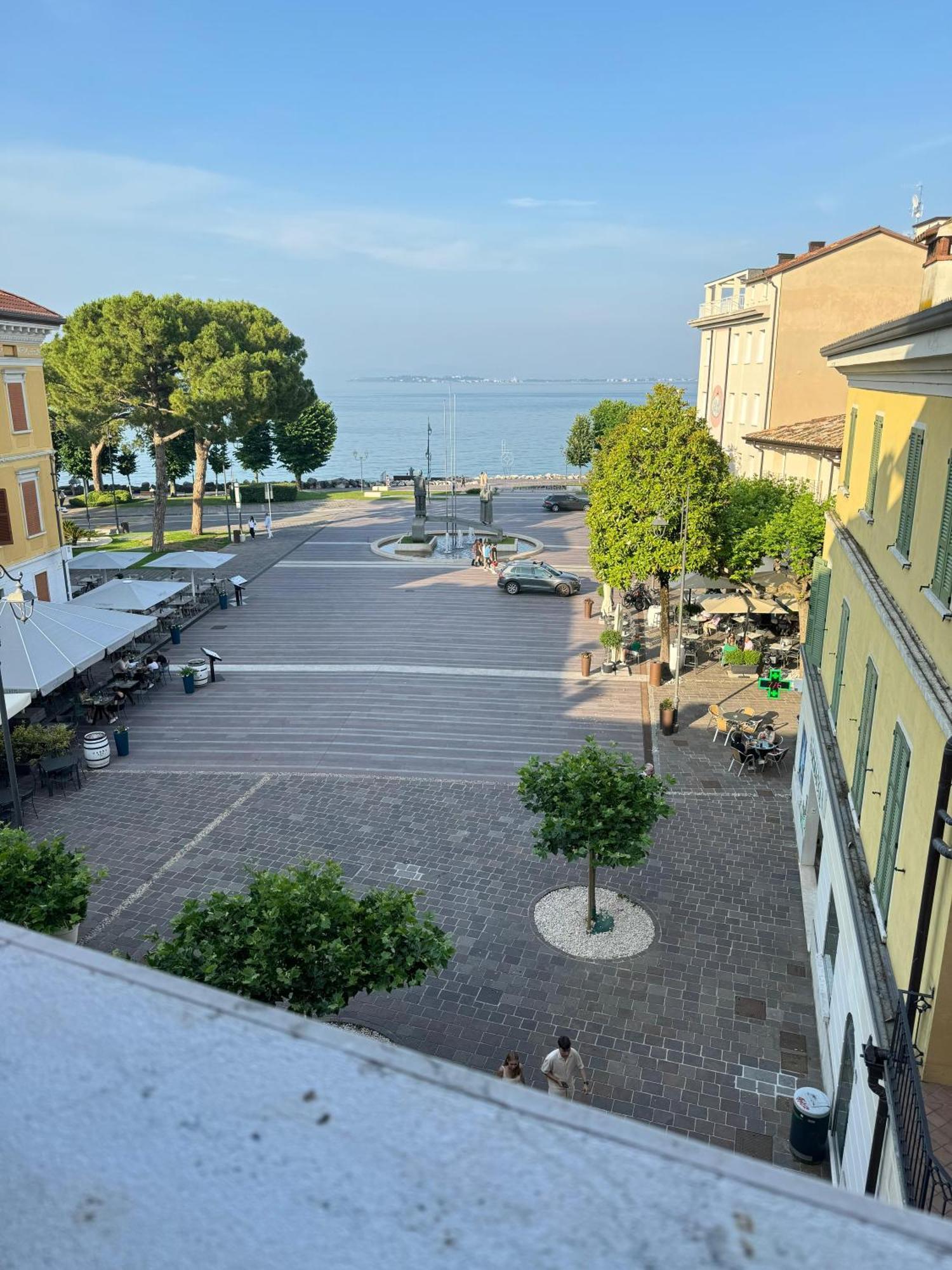 Splendid Apartment Desenzano del Garda Dış mekan fotoğraf